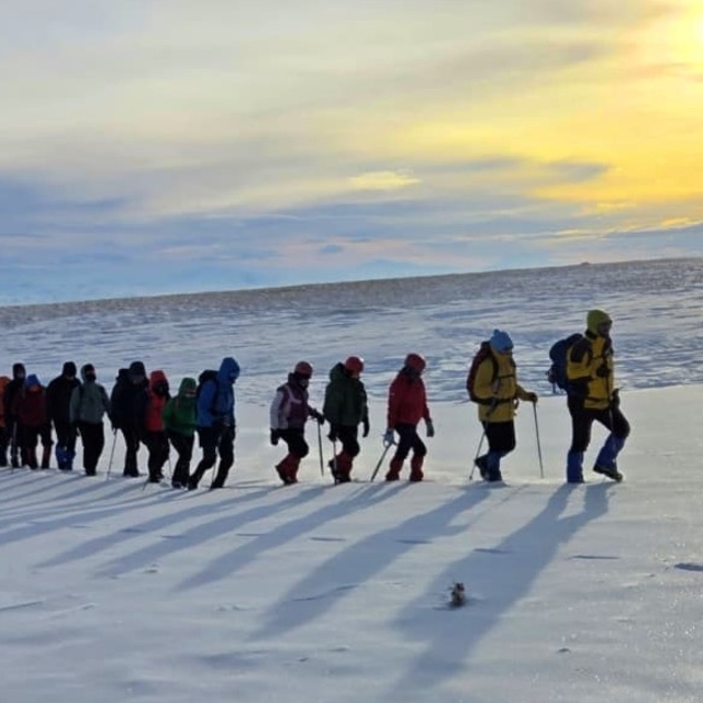 Sarıkamış şehitlerini dağcılar 3 bin rakımda andı