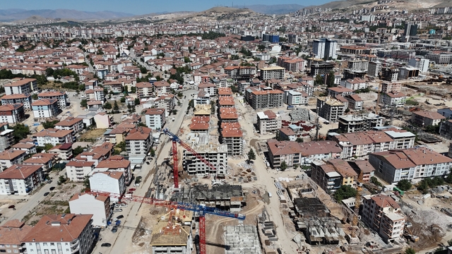 Malatya'da depremde yıkılan Gökkuşağı ve Bulut Apartmanları davasında müteahhide 15 yıl hapis cezası