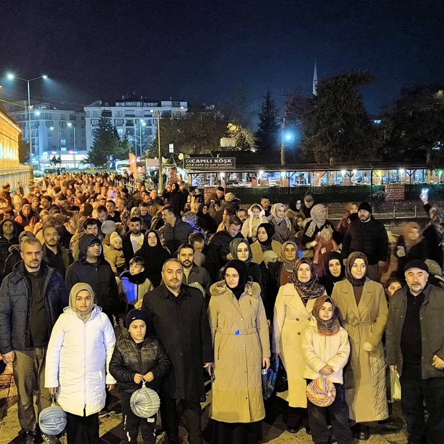 Beyşehir'de fenerler yandı, üç aylar başladı