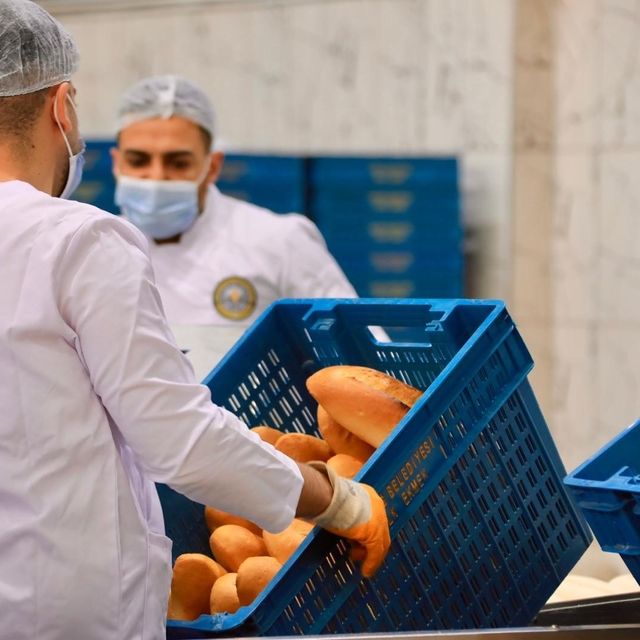 Elazığ'da halk ekmek 53 noktada vatandaşlarla buluşuyor