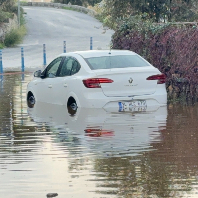 Bodrum'da sel sonrası yaralar sarılıyor