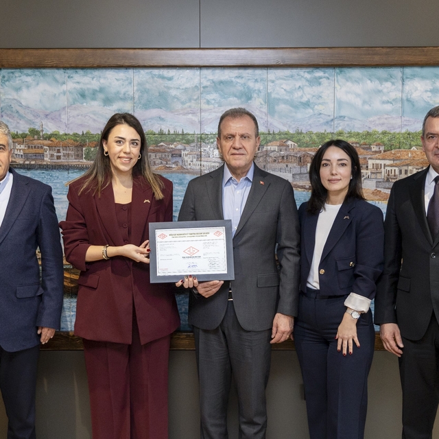 Mersin Büyükşehir Belediyesi, vatandaş memnuniyetini 'TS ISO 10002 Belgesi'...