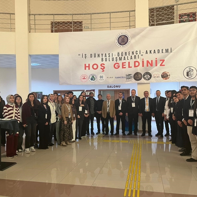 Atatürk Üniversitesi'nde "Ticari Bankacılık" paneli düzenlendi