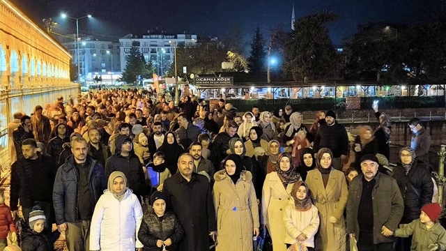 Beyşehir'de fenerler yandı, üç aylar başladı