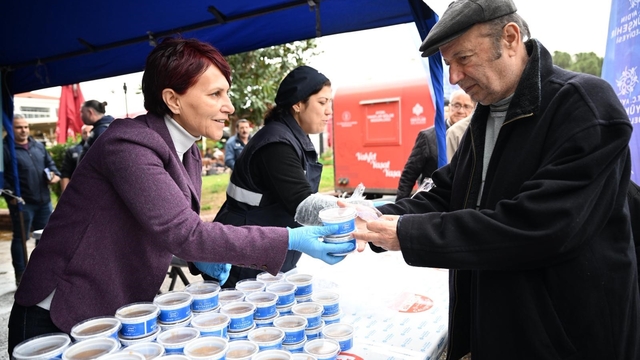 Büyükşehirden kandil hayrı
