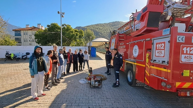 Muğla Büyükşehir Belediyesi gönüllü itfaiyeciler yetiştiriyor