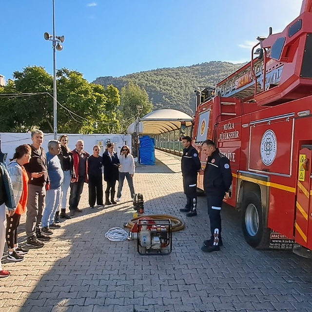 Muğla Büyükşehir Belediyesi gönüllü itfaiyeciler yetiştiriyor