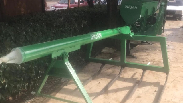 Sarıgöl Ziraat Odası'ndan çiftçilere ekipman desteği