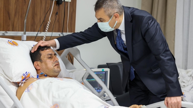 Öğrencinin vurduğu okul müdürü servise alındı, Bakan Tekin'le görüştü