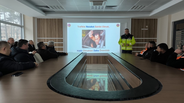 Çorum'da Karayolları personeline güvenli sürüş eğitimi verildi