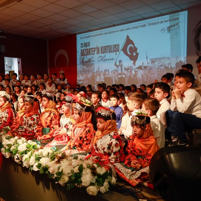 Gaziantep Kolej Vakfı'nda 25 Aralık Coşkusu