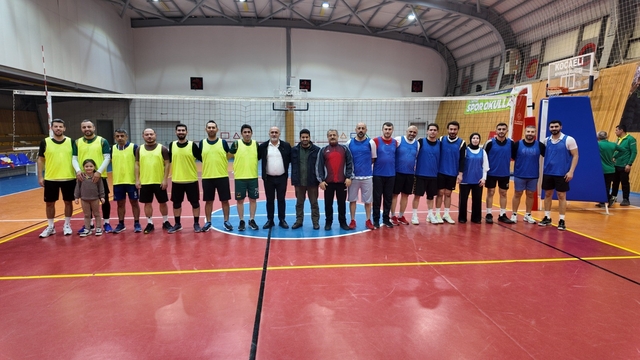 Darıca'da kurumlar arası voleybol turnuvası heyecanı başladı