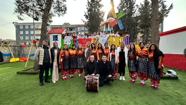 Adıyaman'da Çocuklar Gülsün Diye Derneği öncülüğünde yaptırılan anaokulu açıldı