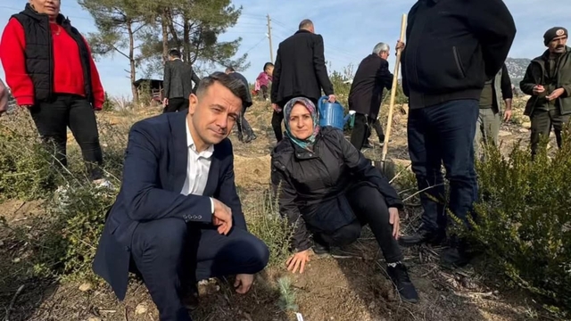 Kozan'da şehitler anısına fidan dikildi