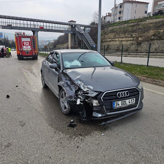 Karabük'teki kazalarda 2 kişi yaralandı
Hafif ticari araç ile motosikletlin...