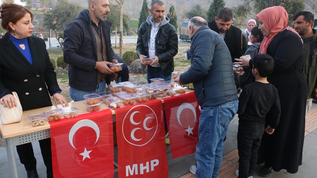 MHP Sur teşkilatından Regaip Kandili ikramı