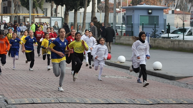 Kula'da Atatürk Kır Koşusu düzenlendi