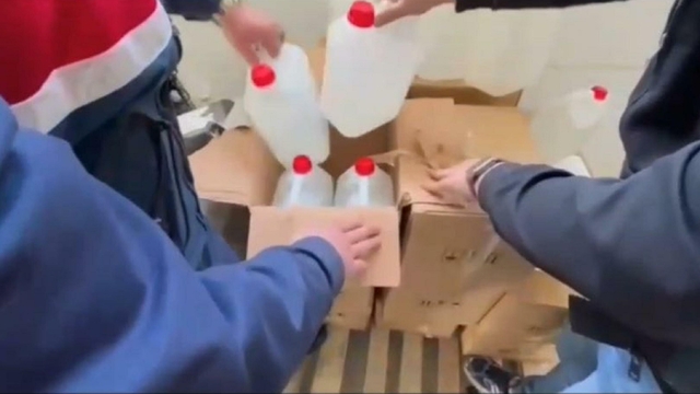 İzmir'de 3  bin 360 litre etil alkol ele geçirildi