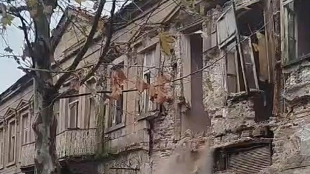 Edremit'te tarihi handan parçaları koptu