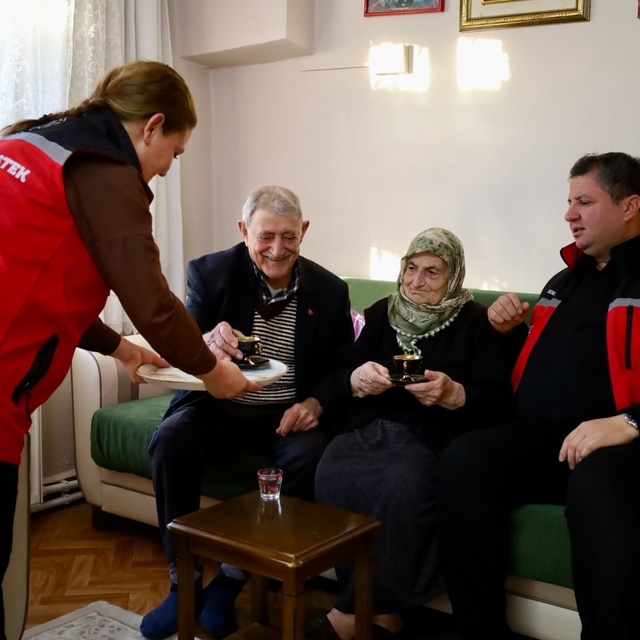 67 yıllık mutluluğa "kahve bahane" ziyareti