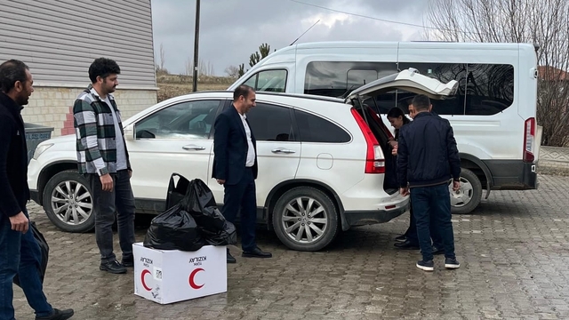 Türk Kızılay Alaca'da öğrenci ve ailelere yardım ulaştırdı