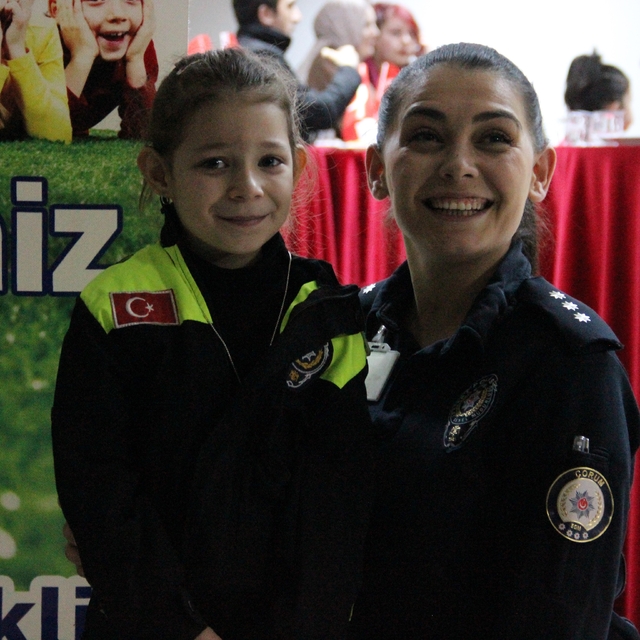 Çocuklar ve gençlerin sosyalleşmesini amaç edinen projede 17 bin 500 kişiye...