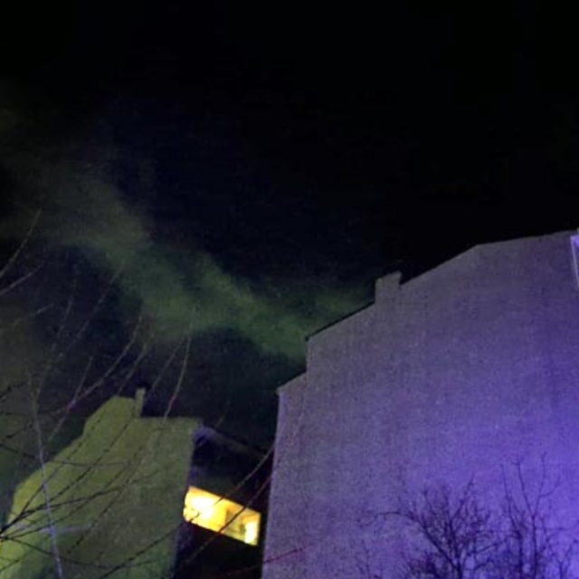 Van'da apartmanda yangın; 15 kişi dumandan etkilendi