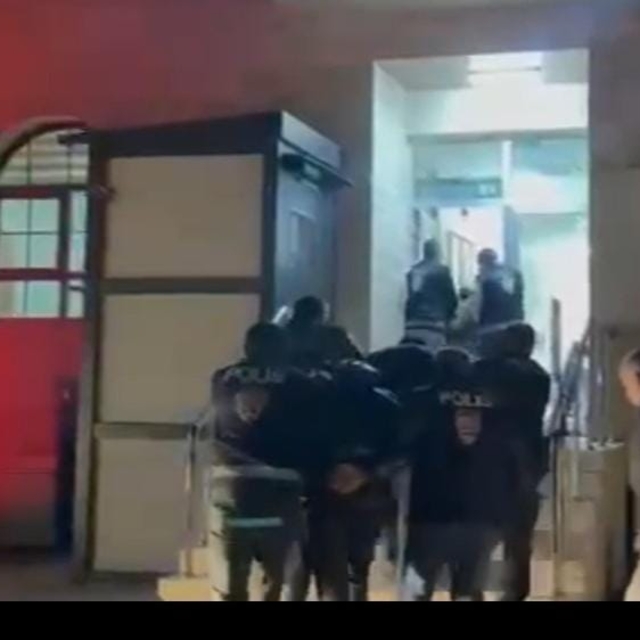 Trafikte tartıştıkları sürücüyü darbeden 6 kişiye gözaltı (2)