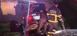 Batman'da otomobil su kanalına uçtu: 1 yaralı