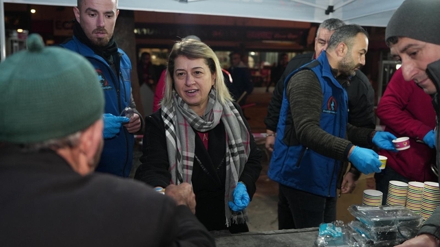 Kandilde dualar edildi ağızlar tatlandı