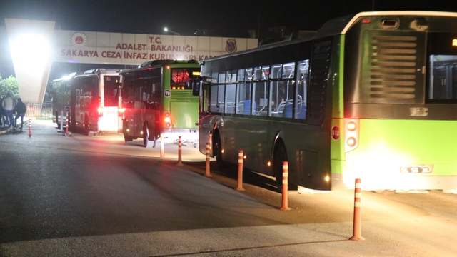 Sakarya'da cezaevlerinden tahliyeler başladı