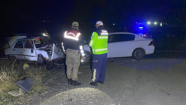 Şanlıurfa'da iki otomobilin çarpıştığı kazada 7 kişi yaralandı