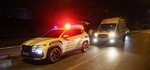 Kontrolden çıkan otomobil ağaca çarptı: 2 yaralı