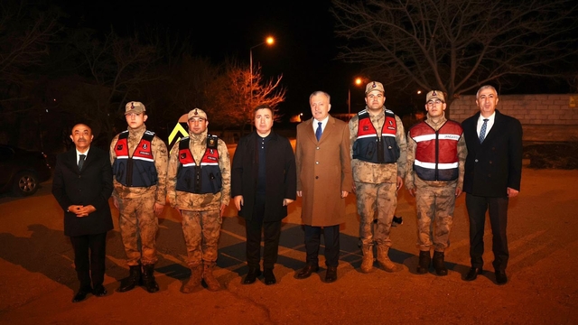 Vali Aydoğdu'dan Mehmetçiğe moral ziyareti