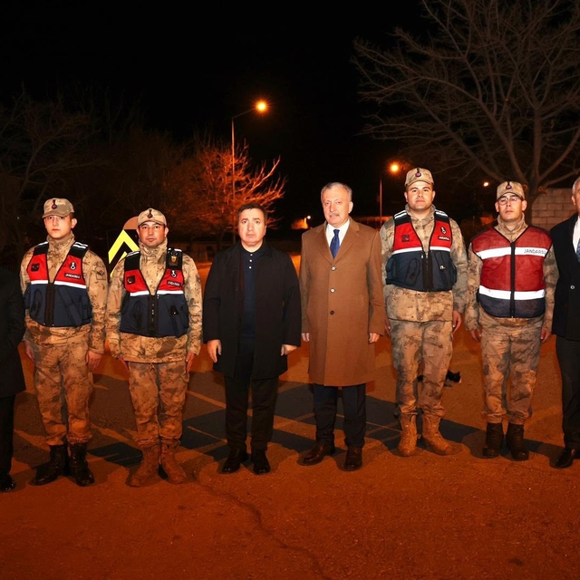 Vali Aydoğdu'dan Mehmetçiğe moral ziyareti