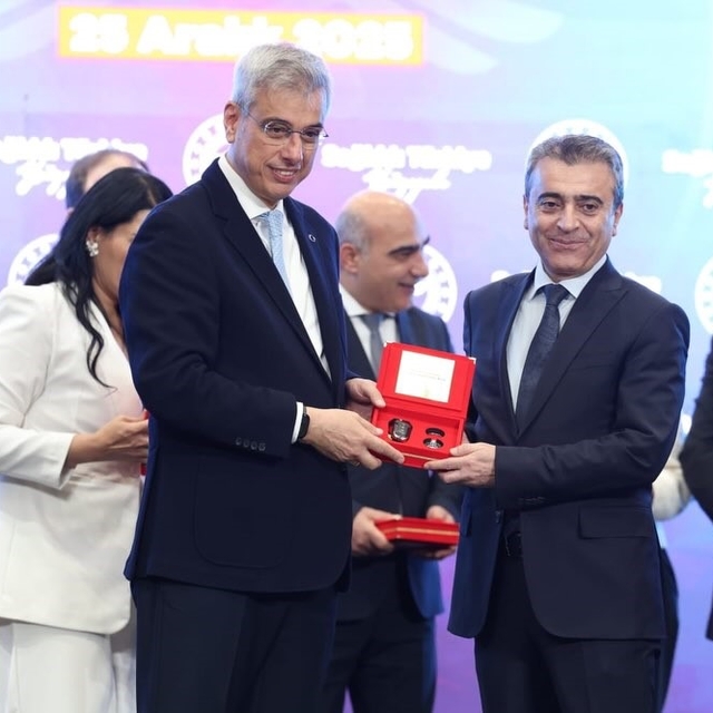 Erzurum'a gelecek ambulansları teslim alındı