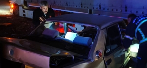 Tır ile çarpışan TOFAŞ hurdaya döndü
Otomobilde bulunan 2 kişi itfaiye ekip...