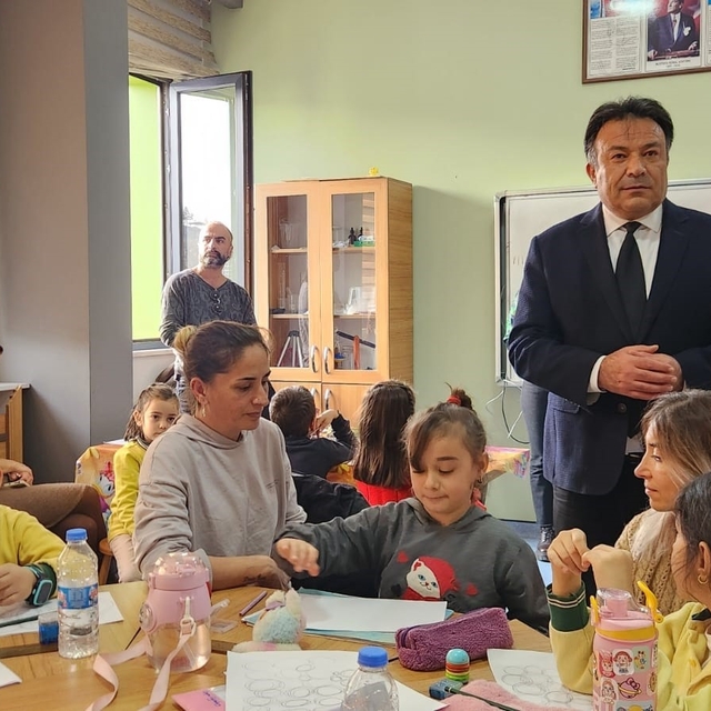 Tunceli'de çocuklar sanatla kendini keşfediyor