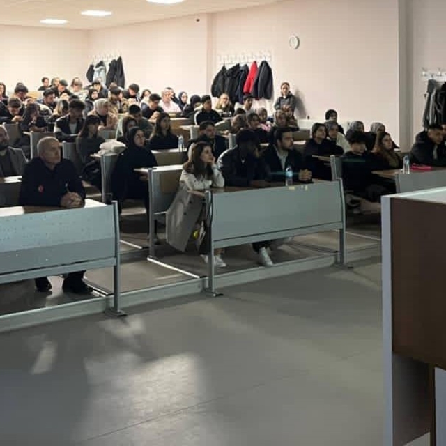 Üniversitede afet bilinci ve arama kurtarma sempozyumu düzenlendi