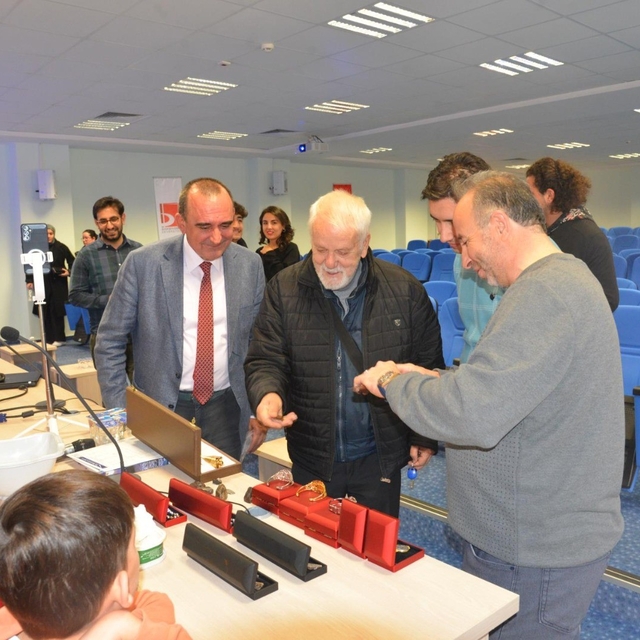 BŞEÜ'de 'Göktaşı Avcısı' semineri yoğun ilgi gördü