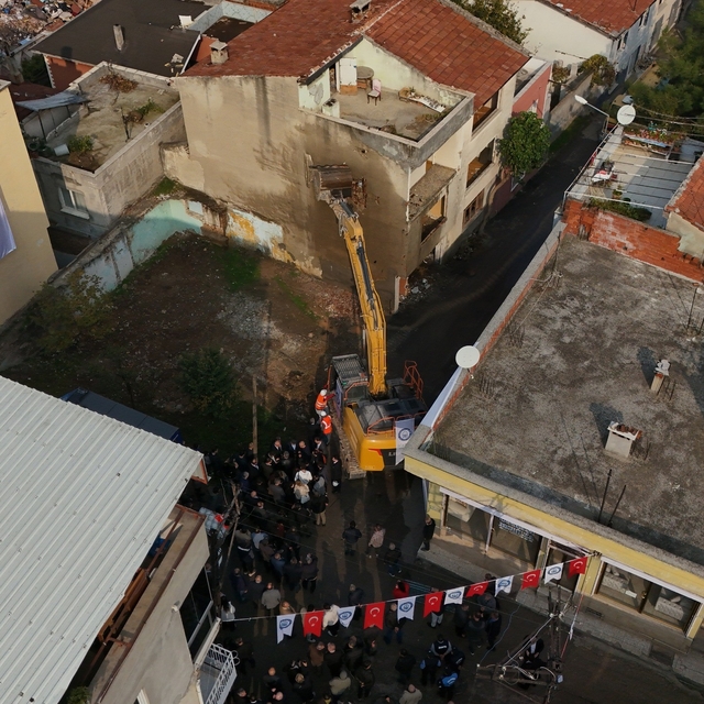 Yıldırım'da sessiz devrim
Oktay Yılmaz'dan 30 bin yeni konut hedefi
Tapu so...