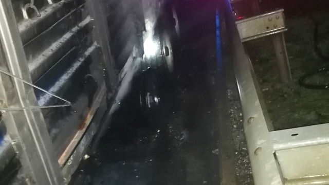 Seyir halindeki çekici alev aldı