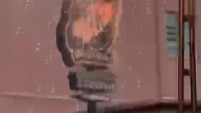 Elektrik tellerinin bomba gibi patladığı anlar vatandaşları tedirgin etti