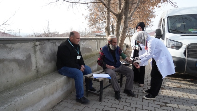 Muş'ta köy köy mobil sağlık taraması
Muş'ta kırsal yerleşimlere mobil sağlık hizmeti