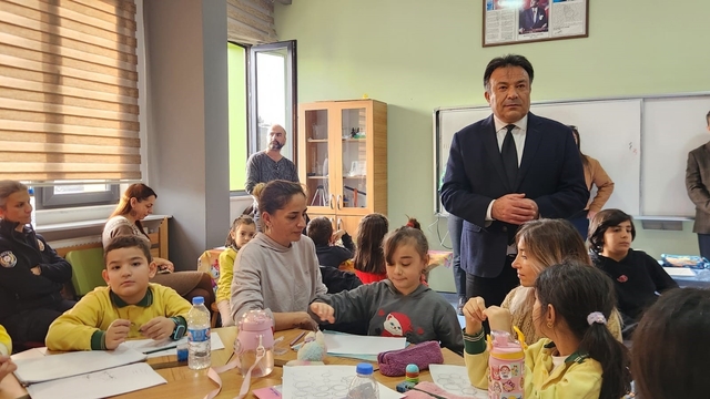 Tunceli'de çocuklar sanatla kendini keşfediyor