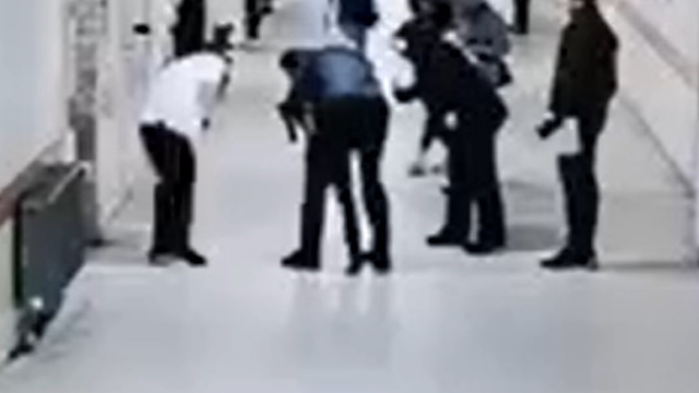 Boğazına cisim kaçan öğrenciyi, öğretmen Heimlich manevrasıyla kurtardı