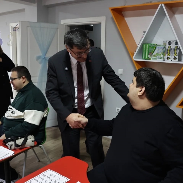 Kütahya Belediyesi'nden otizmli bireylere destek