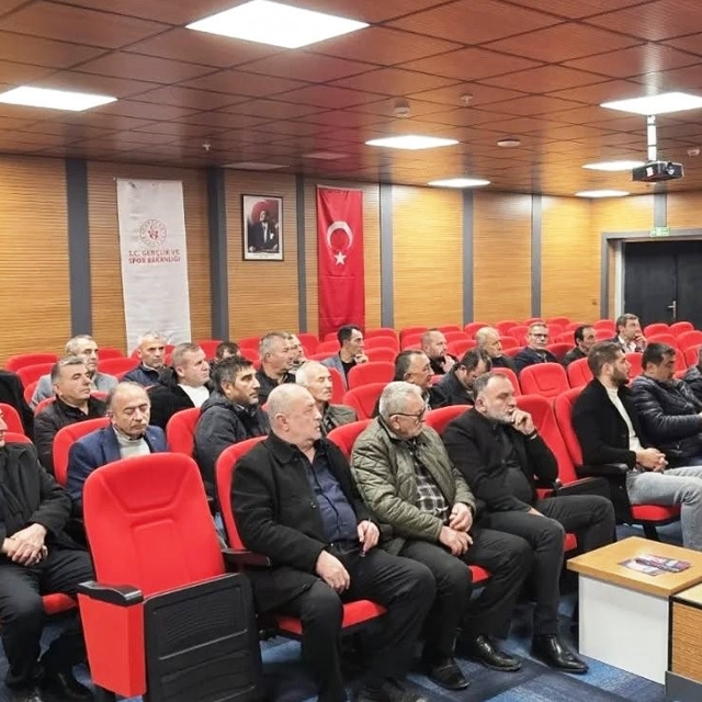 Emet ve Hisarcık'ta muhtarlara "Aile Yılı" konulu eğitim verildi