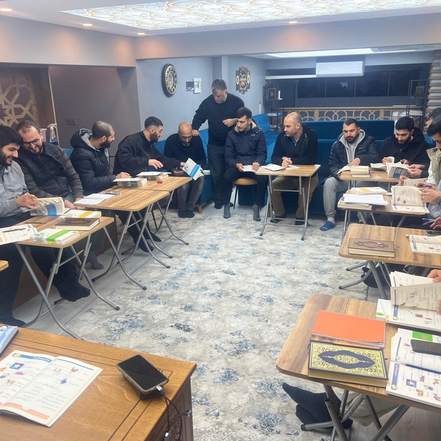 Salihli'de gençlerin Arapça öğrenme merakı kursa dönüştü