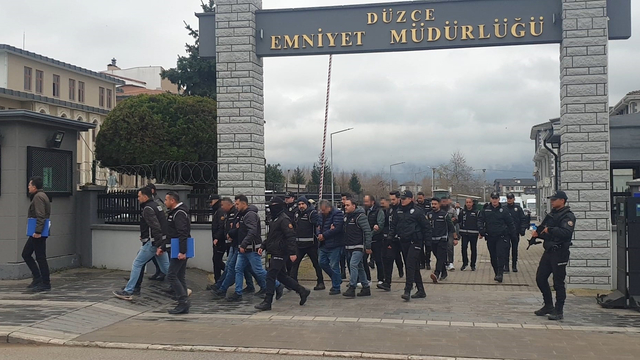 Düzce'de silah kaçakçılığı operasyonunda 6 şüpheli adliyede